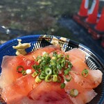 TRIAL - 料理写真:まぐろ丼 しょうゆとわさび
