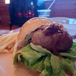 LiTTLE GRiLL BURGER - 料理写真:BBQチーズinバーガー…1,300円(税込)　ポテト＋ドリンクセット…600円(税込)