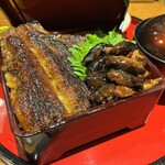 炭焼 うな富士 - うなぎの身が3層になってました。
