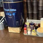 佐野らーめん 湧 - 卓上調味料