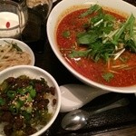 Chuugoku Ryourishukachuu - 担々麺と選べるご飯のセット（ランチ）