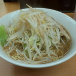 ラーメン　○菅 - ラーメン、ヤサイ増し（22.03）