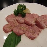 炭火焼肉 心天 - 黒毛和牛タン塩