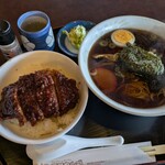 エスカルゴ - 白菜の漬物も付いています