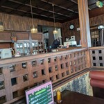 エスカルゴ - レトロな店内