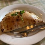 香草イタリア料理あらじん - 〜包み焼きピッツァ〜マルゲリータ　ノーマル　1,000円