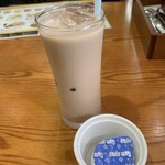 SRIJANA - Cセット　990円　のソフトドリンク（アイスチャイ）