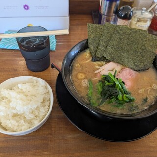 家系ラーメン 上総家_0