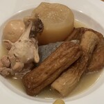 よし川食堂 - 大根は中までしっかり染み込み、箸を入れるとすっと切れる柔らかさ。噛むたびにじゅわっと出汁が広がり、この一皿の完成度の高さを感じました。