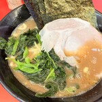 横浜家系ラーメン 宮里家 - 料理写真: