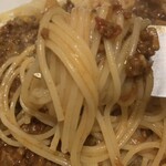 ラ・ガジガジ - 麺は、ほどよいコシがあり、ソースとの絡みも抜群です。