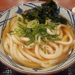 丸亀製麺 - 料理写真:かけうどん(並)など
