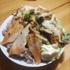 おふろcafe utatane - 炙りチーズ＆焦がし醤油のマシマシにんにく鶏唐サーモン丼
