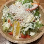 君のハンバーグを食べたい - たっぷりチーズのシーザーサラダ Mサイズ