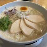 鶏白湯専門店 カネオカラーメン - 料理写真: