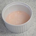 海老沢精肉店 - この漬け汁にニンニク＆オリーブオイルを入れてドレッシングに！