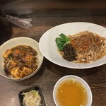 雲林坊 - 料理写真:汁なし坦坦麺と小麻婆丼のセット