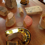 マダム・トキ - チーズワゴン　シェーブルチーズ、アオかび、ウオッシュなど多彩なチーズが選べます。