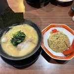 横浜家系ラーメン 貴家 - 