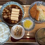 Nikudofu to Lemon Sour Taishu Shokudo Yasubee Asti Mishima Sausu Ten - 肉豆腐定食（黒）に白身魚のフライを追加