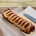 カフェカルディーノ/HAGARE - ソーセージクロワッサン
