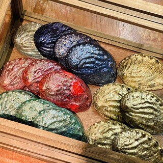 ご希望のお客様にハンドメイド『あわびのオブジェ』をお土産に！