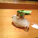 天寿し - 平目@肝と一緒に食う