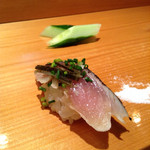 天寿し - シメサバ@軽く炙って羅臼昆布