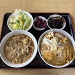 若松 - 料理写真:カツ丼　850円