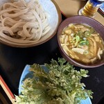 田舎うどん てつ - 肉つけ汁うどん1.5玉と春菊天