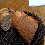 ZION イタリアン＆スペイン - バゲット×3：450円