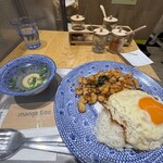 マンゴツリーキッチン ガパオ - 