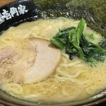 壱角家 × 油そば総本店 - 2026.03.01 (日)    家系ラーメン（醤油／並）　980円（税込）