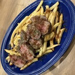 原価ビストロチーズプラス - 息子はやはりお肉