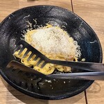 原価ビストロチーズプラス - これでもかのチーズがすごいカルボナーラ