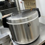 横浜ラーメン 武蔵家 - ライスはセルフ