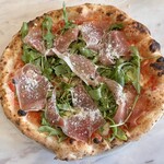 薪窯PIZZERIA Meglio - プロシュート＆ルーコラ