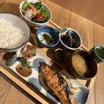 農絆卓恵 炭焼き料理とお酒 - 