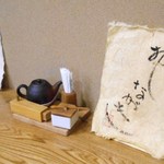 そば舎・中中 - 内観：卓上もかわいい