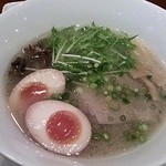 R&B - 鶏塩そば(味玉つき900円）