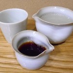 そば舎・中中 - 蕎麦湯　蕎麦湯用のちょこと、蕎麦湯用のおだし
