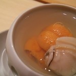 寿しの吉乃 - ウニと蛤スープ