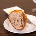 サンク・オ・ピエ - 2026.2 パン（カンパーニュ、バゲット、バター）