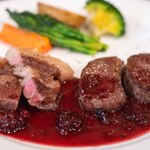 サンク・オ・ピエ - 2026.2 千葉産イノシシ背肉のロースト 鹿肉のメダイヨン グランヴヌールソース