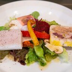 サンク・オ・ピエ - 料理写真:2026.2 国産飼育キジと千葉産鹿とフォアグラを鶏肉のムースでつないだテリーヌ 飼育ウサギのリエット サラダ添え