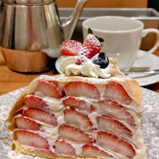 アフタヌーンティー ラブアンドテーブル_0