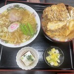 久美食堂 - カツ丼半ラーメン定食¥1650