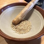 四川担々麺 赤い鯨 - 胡麻
