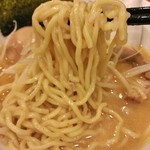 中華そば 七麺鳥 - 味噌に負けない極太麺！！