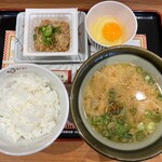 桂川パーキングエリア（上り線）スナックコーナー - 料理写真:豚汁朝定食（納豆）